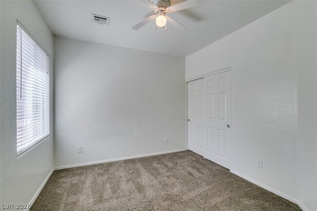 Building Photo - 6868 Sky Pointe Dr