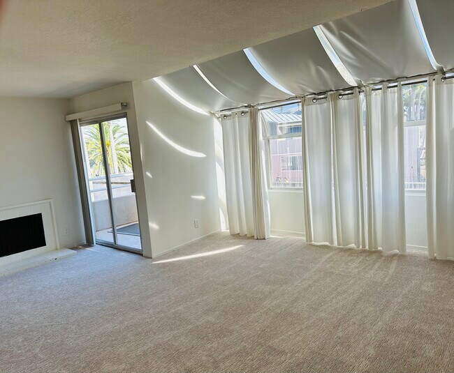 Building Photo - 16124 Twinkle Cir
