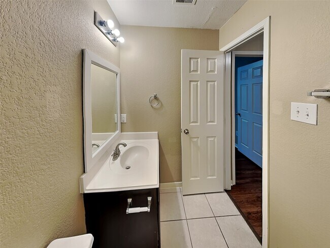 Building Photo - 21715 Britton Hill Way