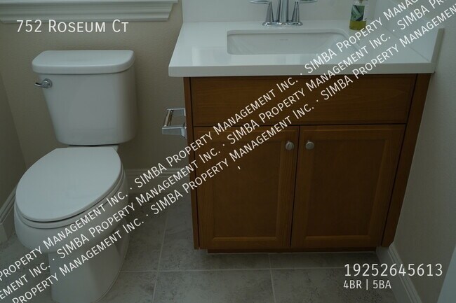 Building Photo - 752 Roseum Ct