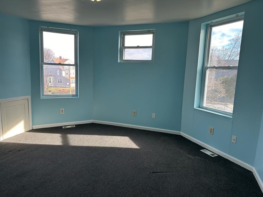 Building Photo - 4101 Fernhill Ave