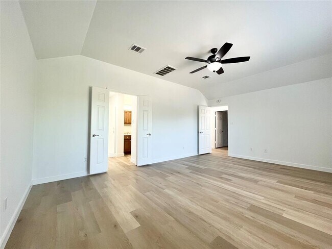 Building Photo - 282 Black Cap Run