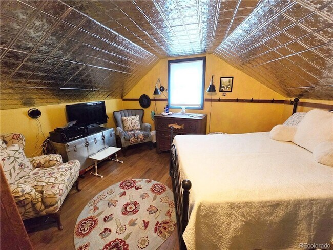 Building Photo - 708 Griffith St