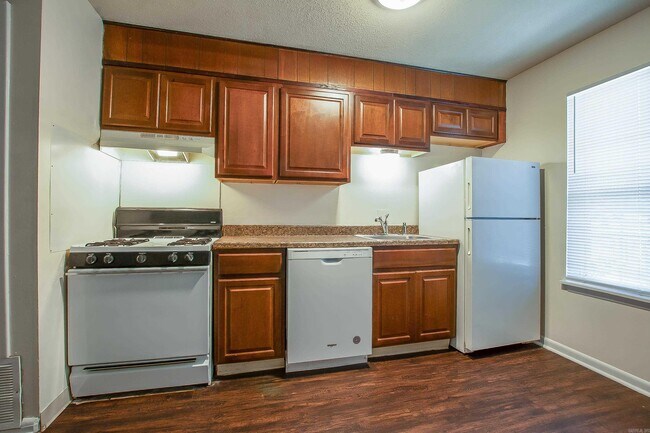 Building Photo - 201 N Polk St