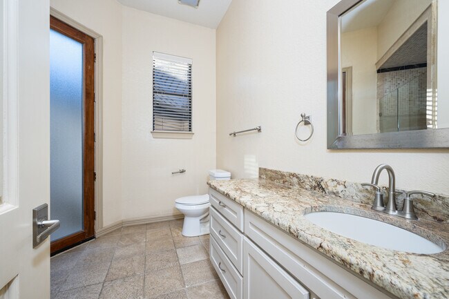 Building Photo - 3 Birnam Oaks