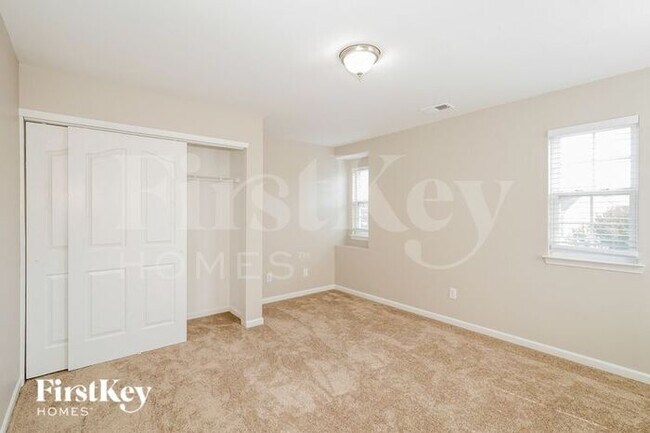 Building Photo - 163 Ranlo Ave