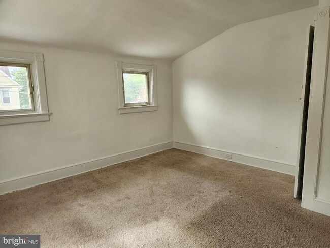 Building Photo - 126 Paine St