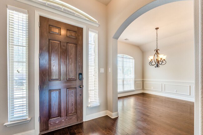 Building Photo - 2812 Pino