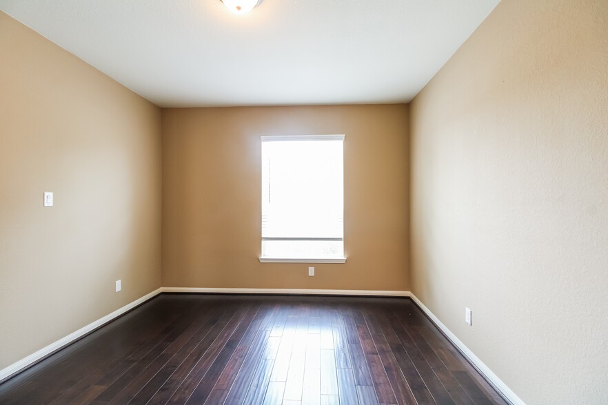 Building Photo - 7565 Tyler Run