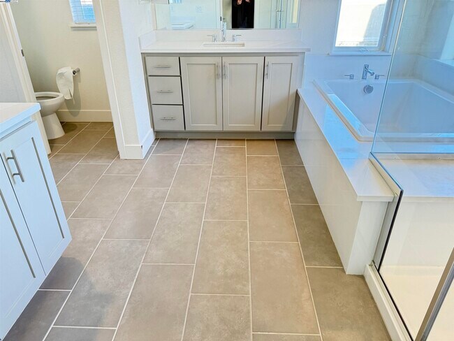 Building Photo - 1802 Paloma Ct