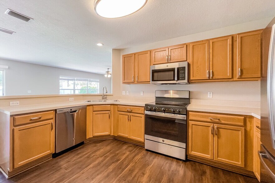 Building Photo - 19412 Timberbluff Dr