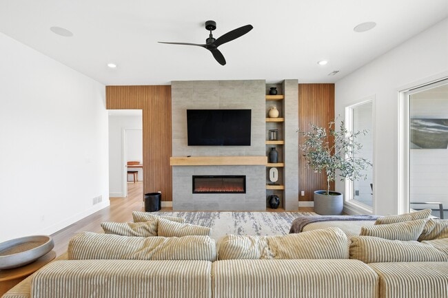 Building Photo - 1301 Haxby Ct