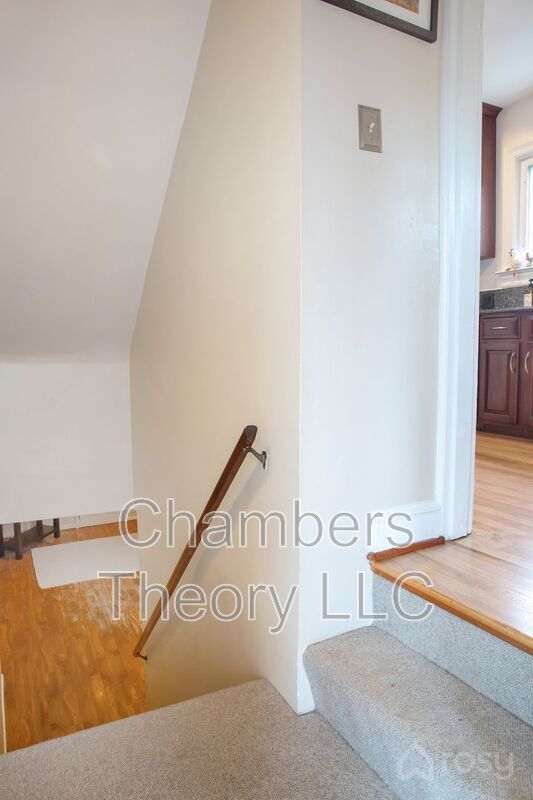 Building Photo - 1105 20th St