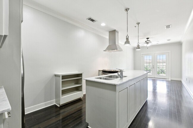 Building Photo - Perkins Palms Condominiums - 1 Bedroom Available Now