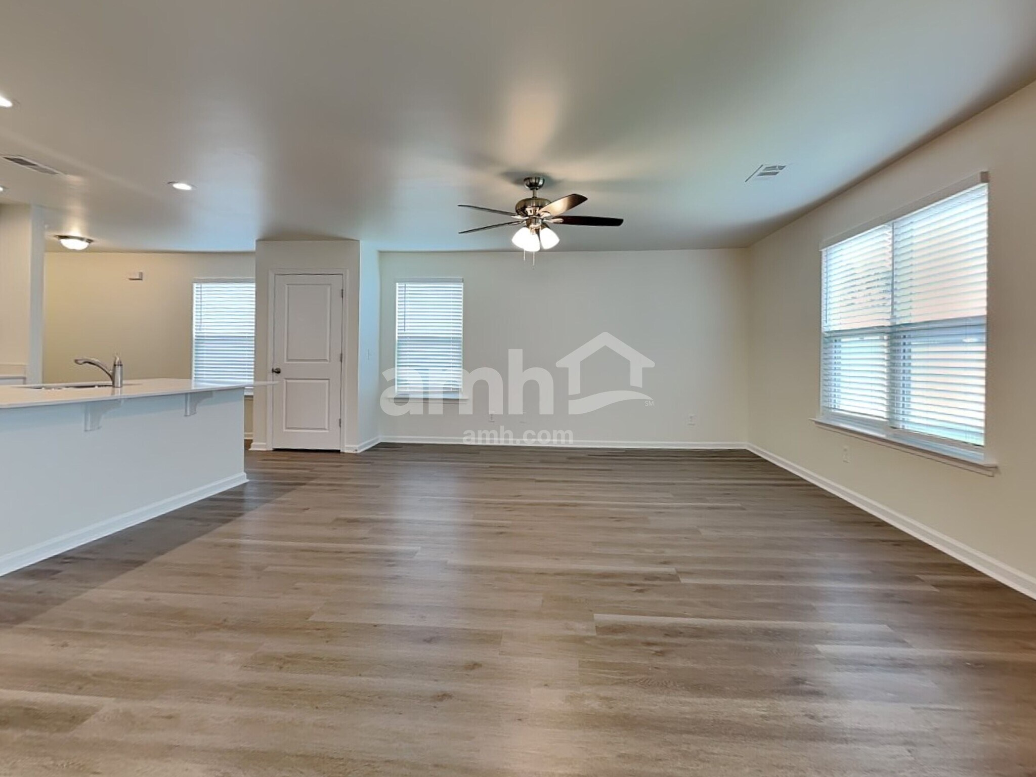 Building Photo - 202 Bellflower Cir