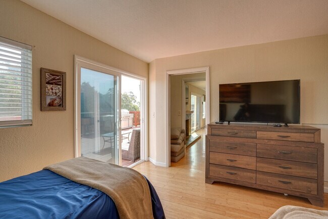 Building Photo - 420 Phoenix Cir