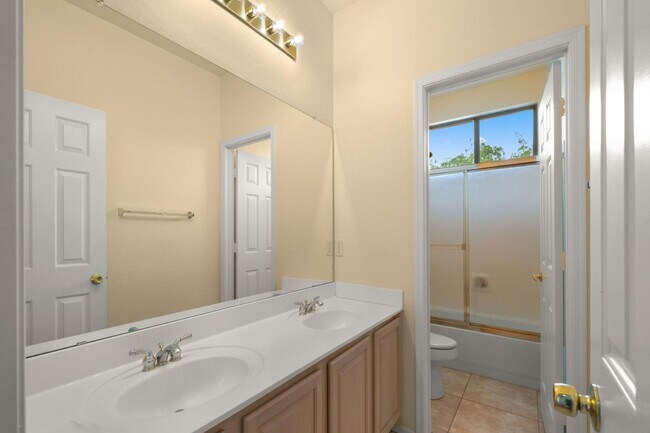 Building Photo - 7798 E Buteo Dr