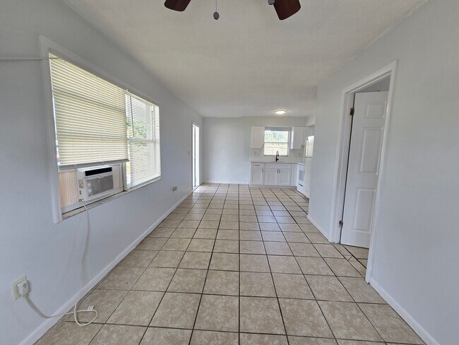 Building Photo - 5427 16th St E