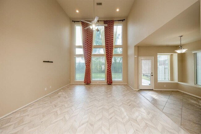 Building Photo - 4019 Windmill Creek Dr