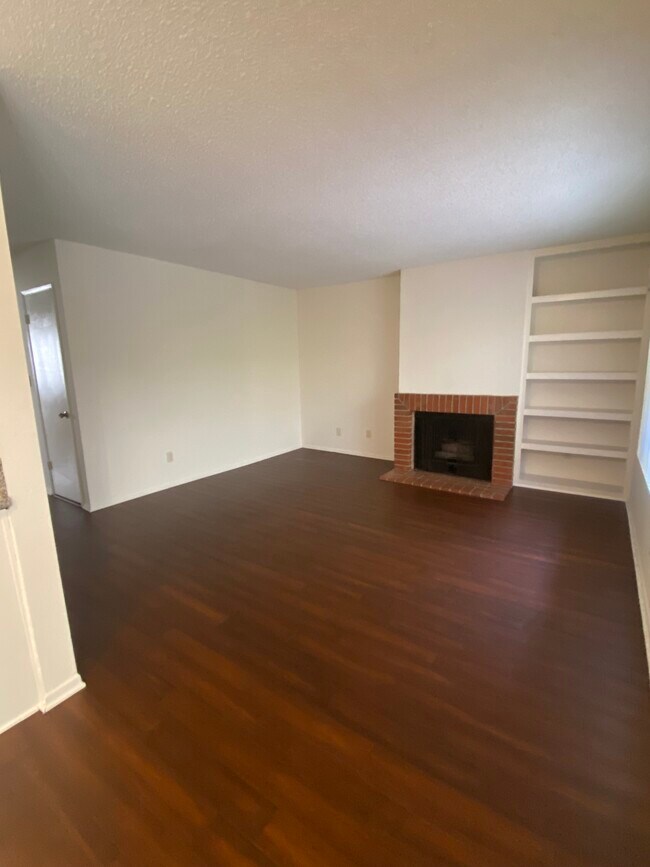 Building Photo - 3414 Jasmine Ave