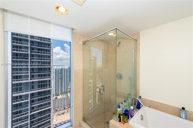 Building Photo - 475 Brickell Ave