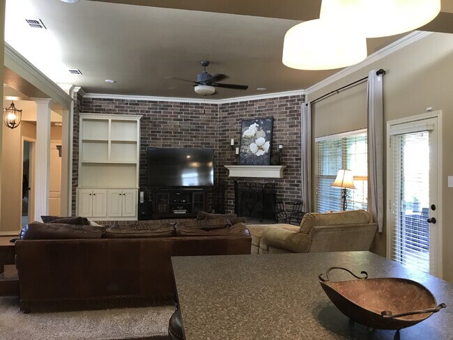 Building Photo - Beautiful Home in Cooper School District