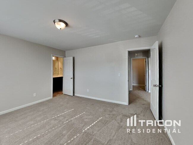 Building Photo - 136 Yadkin St