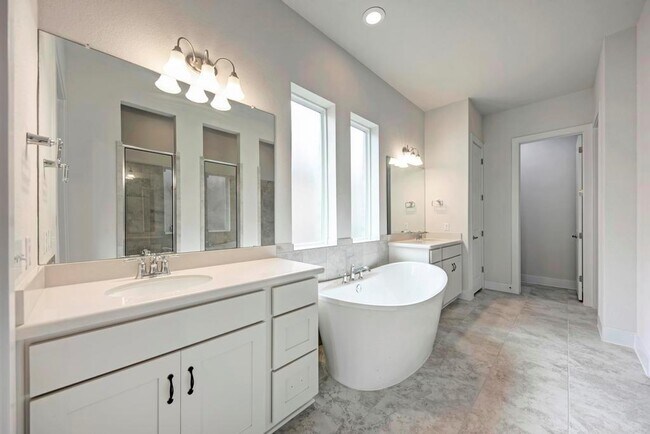 Building Photo - 1104 Almeria Bend