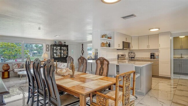 Building Photo - 641 Coral Dr