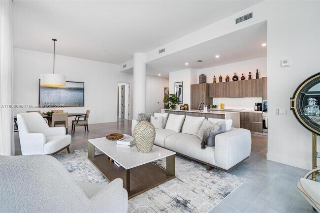 Building Photo - 17550 Collins Ave