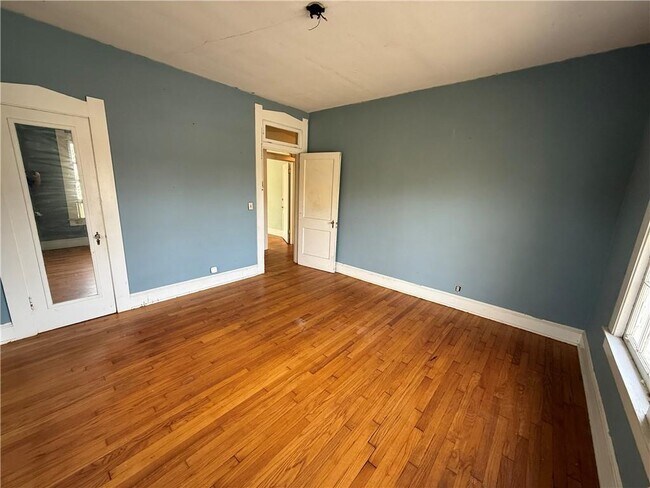 Building Photo - 1910 Myrtle Ave