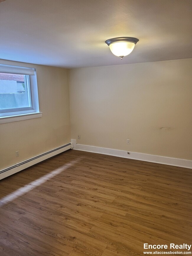 Building Photo - 63 Selkirk Rd