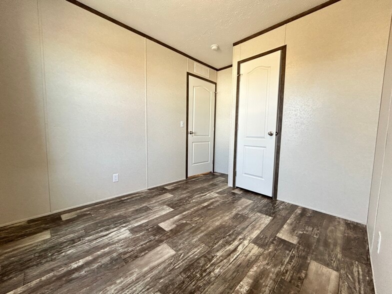 Building Photo - 18 Skeena St