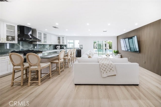 Building Photo - 7306 Farmdale Ave