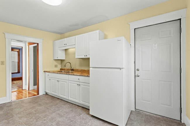 Building Photo - 37 Arlington St