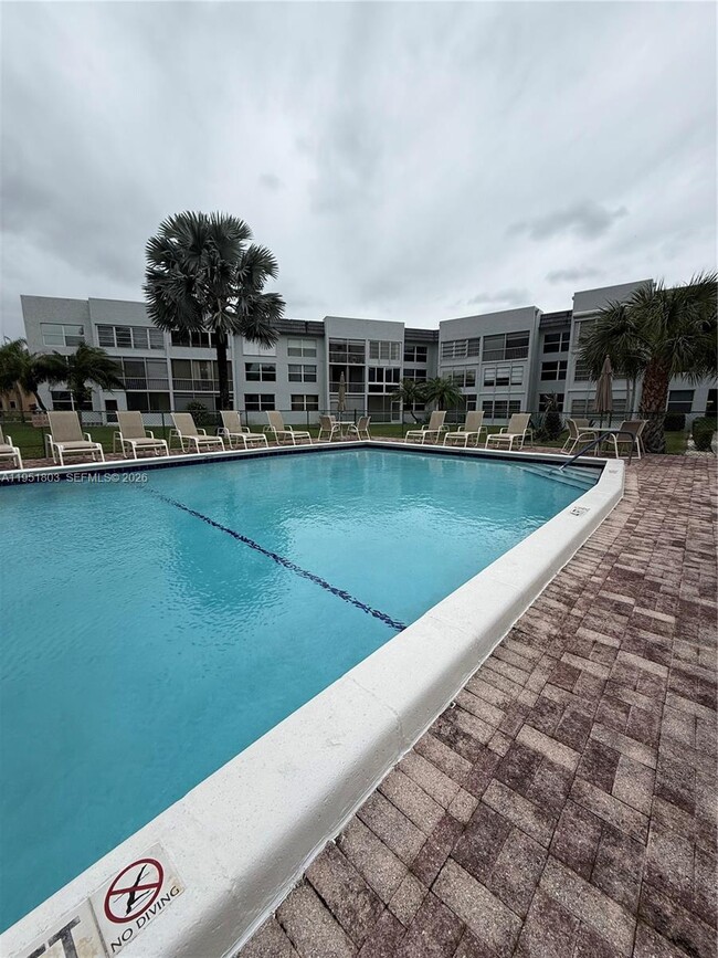 Building Photo - 6650 Royal Palm Blvd