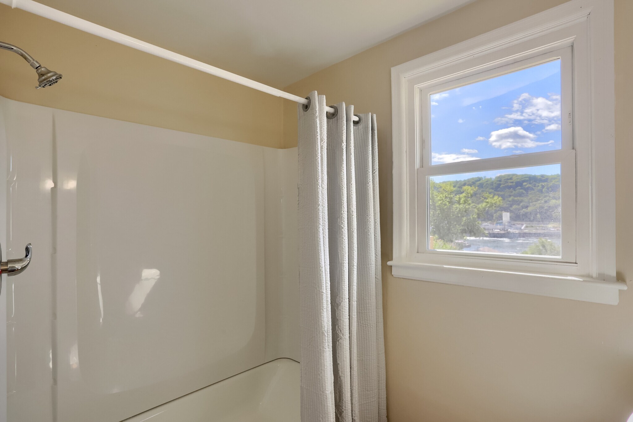 Building Photo - 1311 Midland Beaver Rd