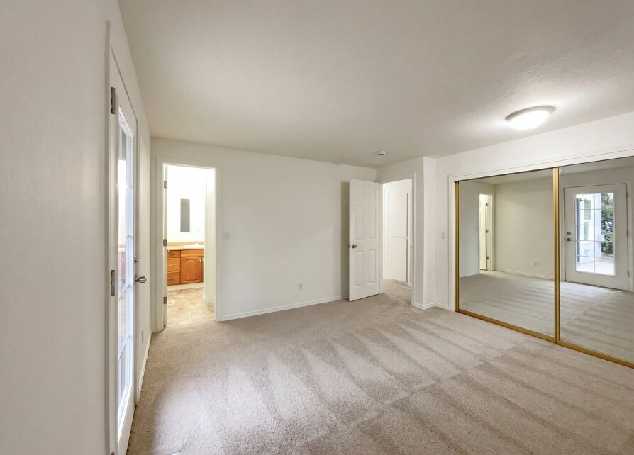 Building Photo - 2730 SE 45th Ct