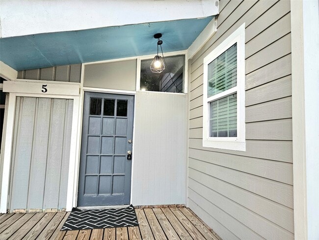 Primary Photo - 4419 W Bayshore Dr