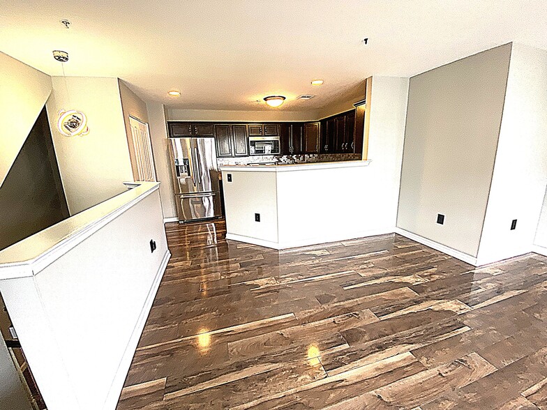 Building Photo - 54 N School Ln