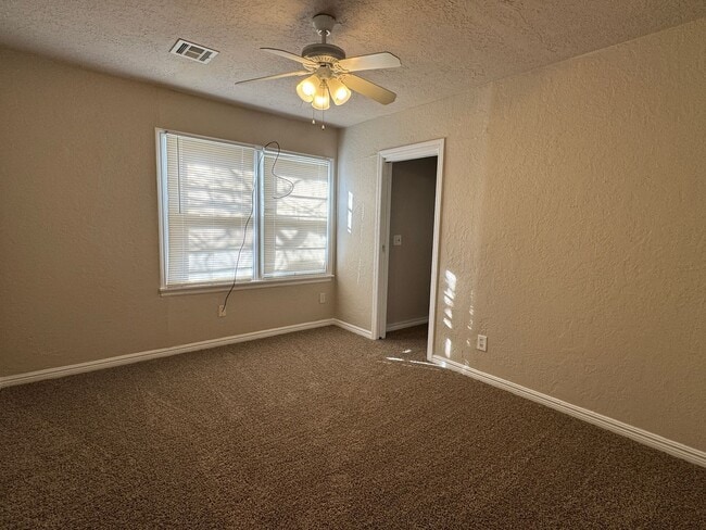 Building Photo - 734 NW 31st St