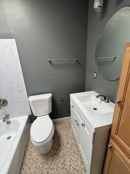 Building Photo - 3420 Wilkens Ave