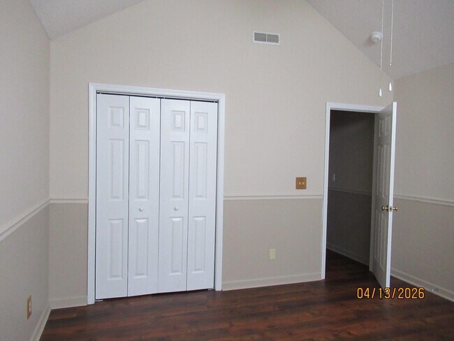 Building Photo - 3590 Oleander Dr