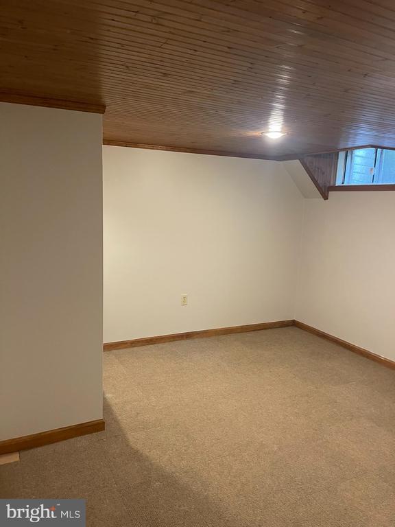 Building Photo - 35 Honeysuckle Dr