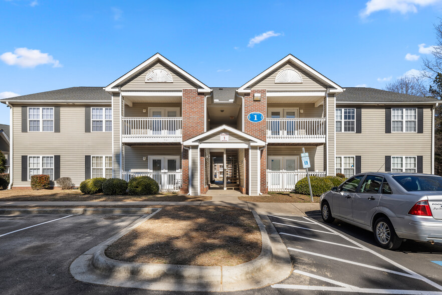 Primary Photo - Washington Square Apartments
