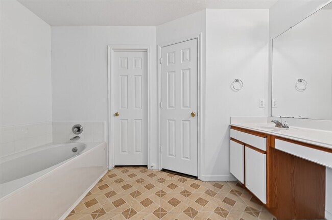 Building Photo - 20222 Ricewood Village Trail