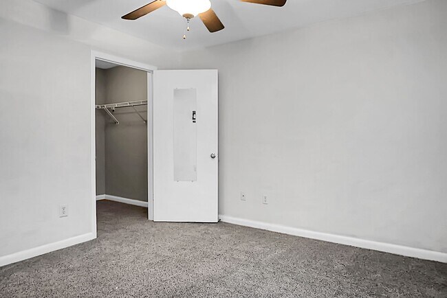 Building Photo - 278 Alexandra Dr