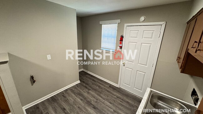 Building Photo - 1072 S Willett St