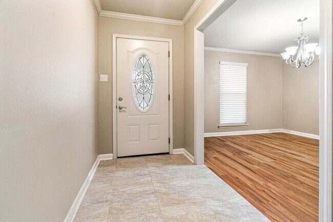 Building Photo - 5332 David Dr