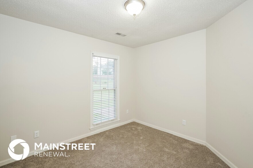 Building Photo - 537 Riverview Dr